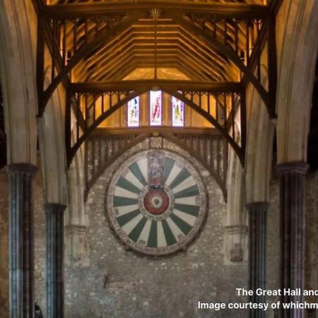 The Old Brewery Boardroom - Winchester City Centre - Unique Property - Free Parking - Sleeps 6 - By Xplus Stays Luaran gambar