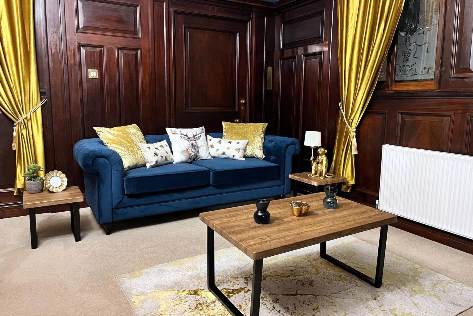 The Old Brewery Boardroom - Winchester City Centre - Unique Property - Free Parking - Sleeps 6 - By Xplus Stays Luaran gambar